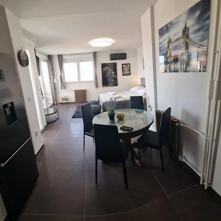 Apartman 41 *